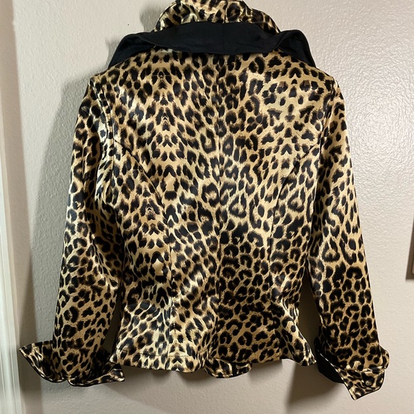 DESIGN TODAY’S VINTAGE ANIMAL PRINT JACKET WITH WIRED DOUBLE COLLAR.Y2K
BOHO MED - Picture 8 of 16